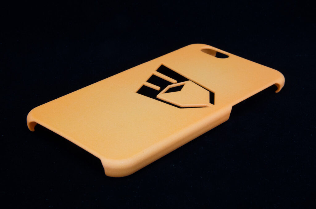 3Dプリンターによるスマートフォンケース制作の画像