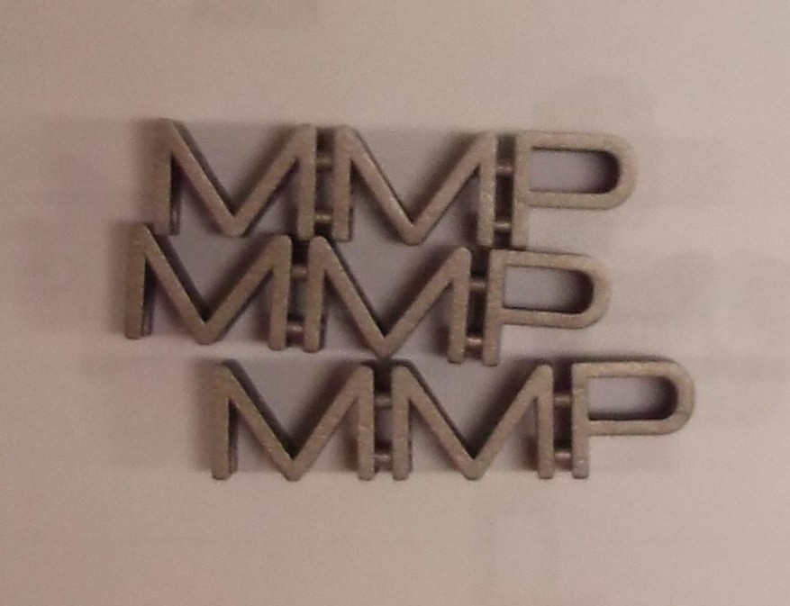 チタン製アルファベットプレートの画像