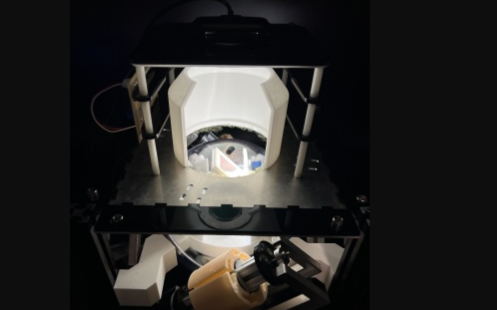 京都産業大学「ダンゴムシの行動特性装置」