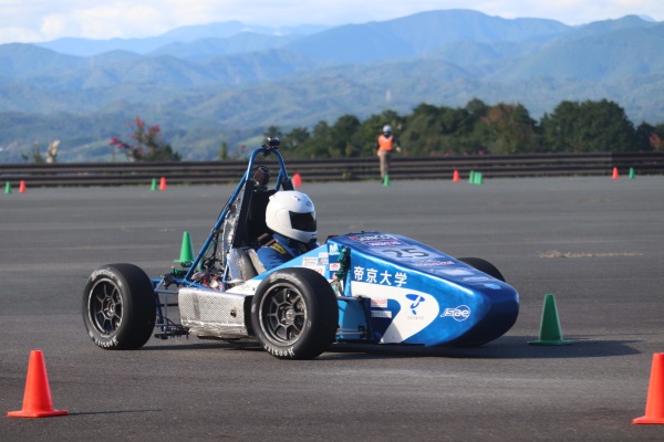 帝京大学の学生フォーミュラ大会